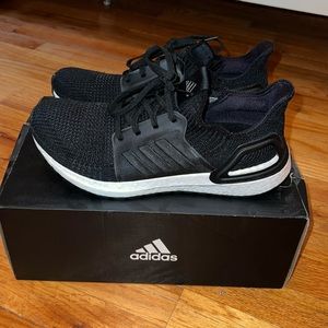 Adidas Ultra Boost SZ 9.5 with shoebox. Worn but very good condition